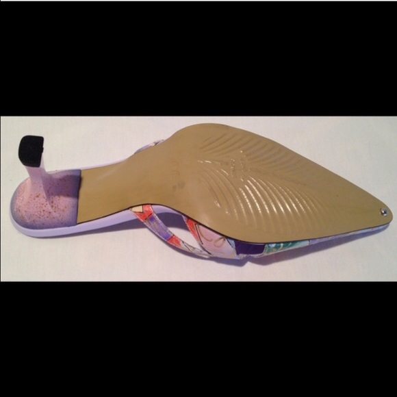 Multi-Color Pointed Toe heels - Picture 4 of 4