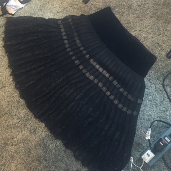 Beautiful skirt with velvet and lace detailing