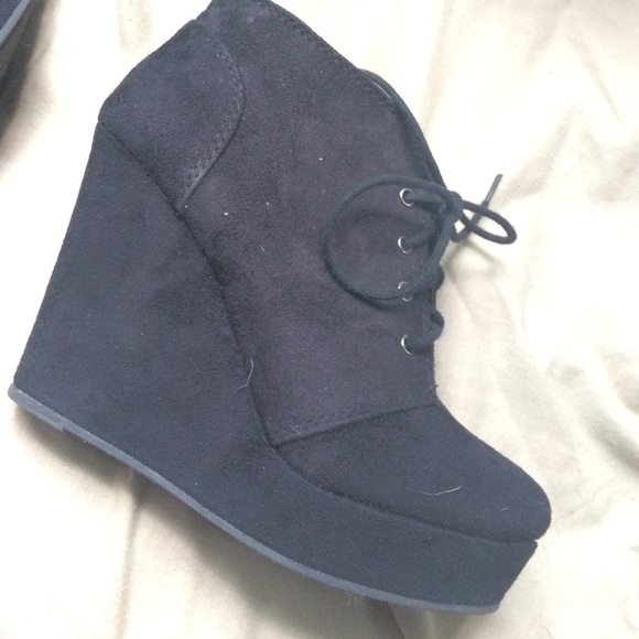 Shi 3 inch wedge heels