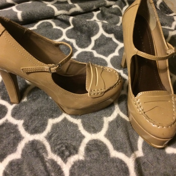Heels - Picture 2 of 2