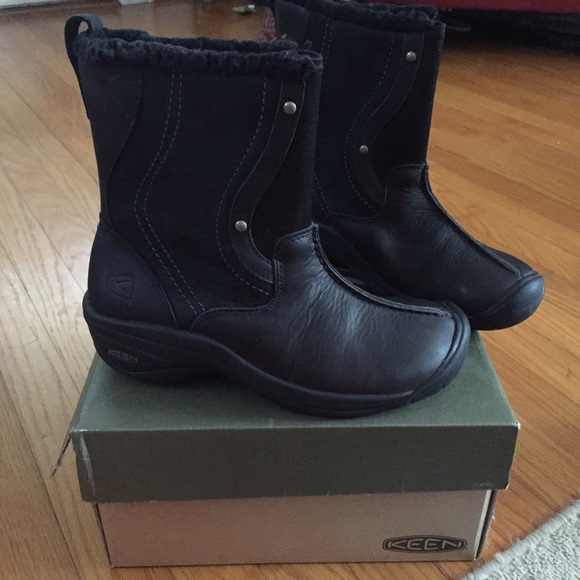 Keen Shoes - Keen Cheshire Boots - Black - Size 7