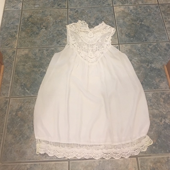 White Delicate Lace Top - Picture 1 of 2