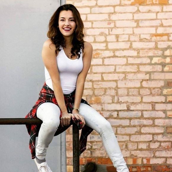 Meet your Posher, Megan - Picture 1 of 1