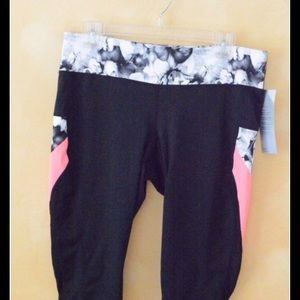 ID Ideology Women's Cropped Leggings Pink Size 3X main image 0