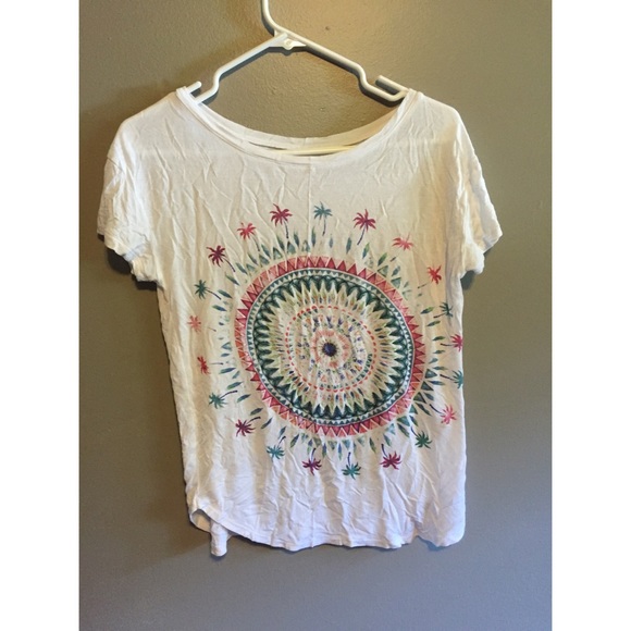 Casual top with design