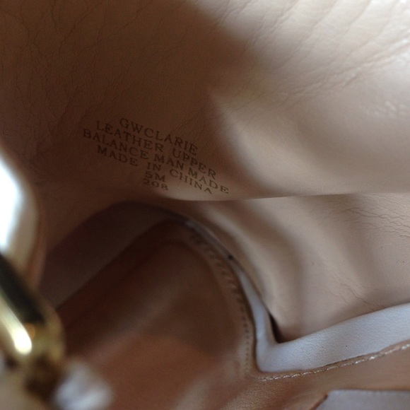 Women's Guess Clarie Buckle Pumps- Sz 5 (M) Used - Picture 4 of 4