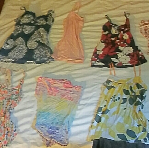 $1each 8 4 8 Tops size med & small
