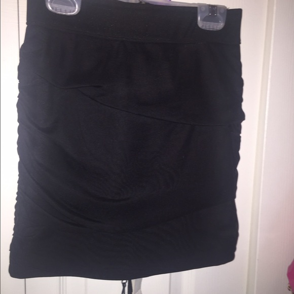 Zippered pencil skirt