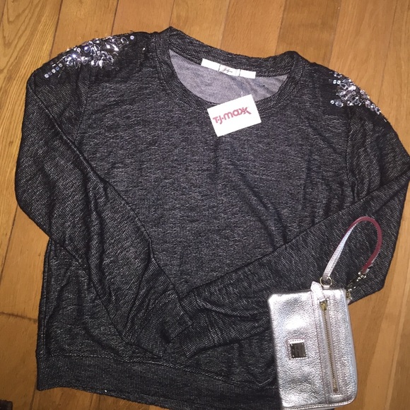 NWT!🎉 Black & White Embellished Shoulder Sweater