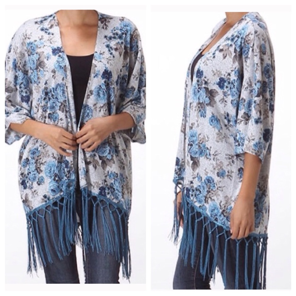 🎀1 SMALL LEFT🎀 Print Cardigan w/ Fringe