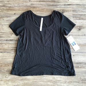 ALO Yoga Luxx Short Sleeve Top