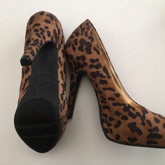 Shoes - Mossimo Leopard Print Heels