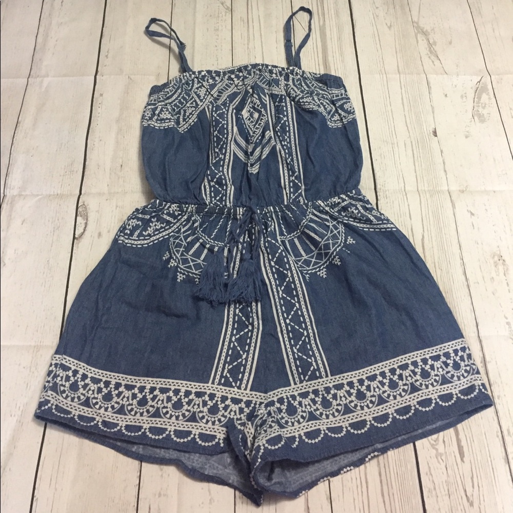 ✨Cute Denim Romper✨😻 - Picture 2 of 6