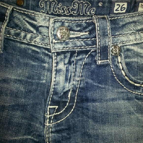 SOLD  Miss Me Boot Cut 26 regular jeans - Picture 2 of 4
