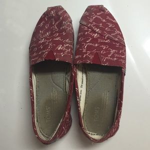 Red Cursive Toms