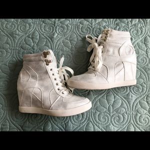 Hightop wedge sneaker