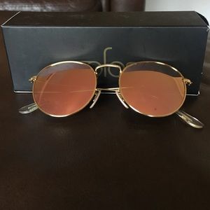 Mirrored rose gold sunglasses