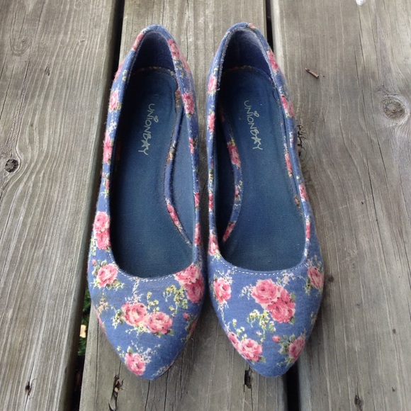 Floral printed Union Bay size 7