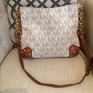 Michael kors crossbody,