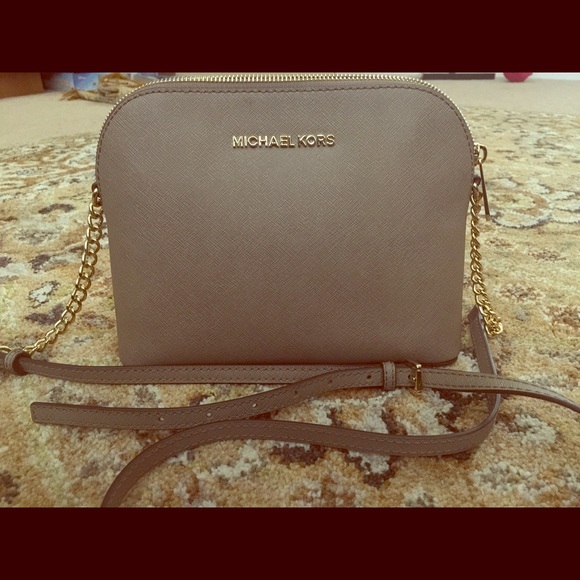 Michael kors Cindy dome crossbody *SOLD*