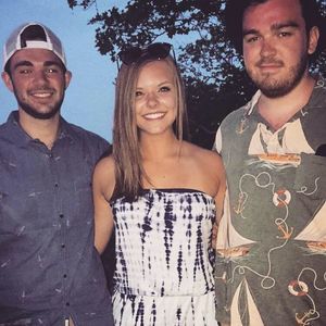 Meet your Posher, Alexis