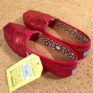Red Glitter Toms shoes size 6. Brand new in box.
