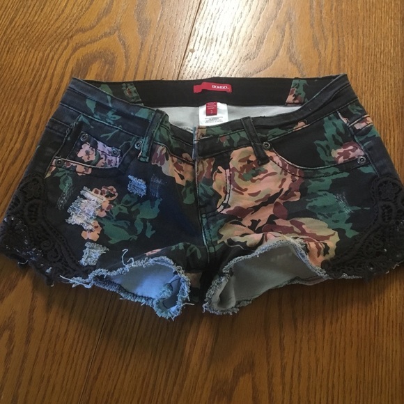 Bongo floral shorts size 3