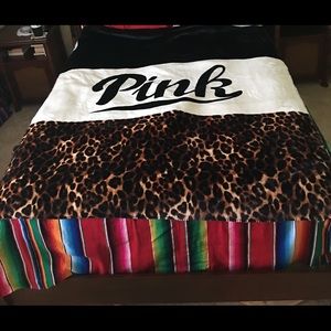 PINK sherpa blanket (SOLD ON Ⓜ️)