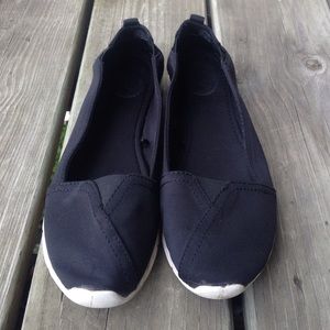 Black slip ons. Size 7. SO brand