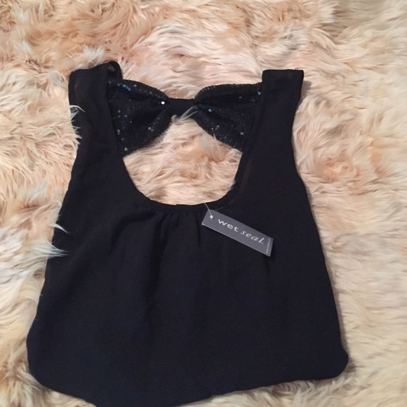 NWT Sequin bow tank❤️