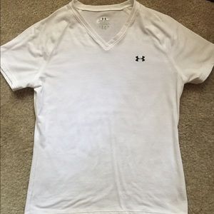 Under Armor v-tee