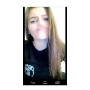 Meet your Posher, Alexia