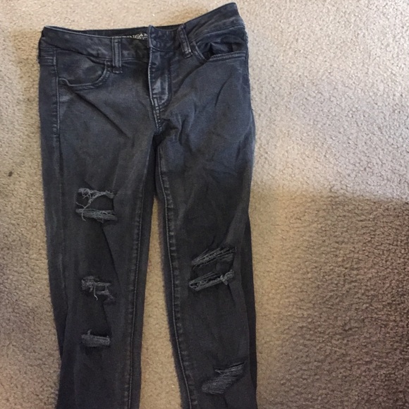 Black American eagle ripped jeans