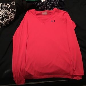 Under Armour top