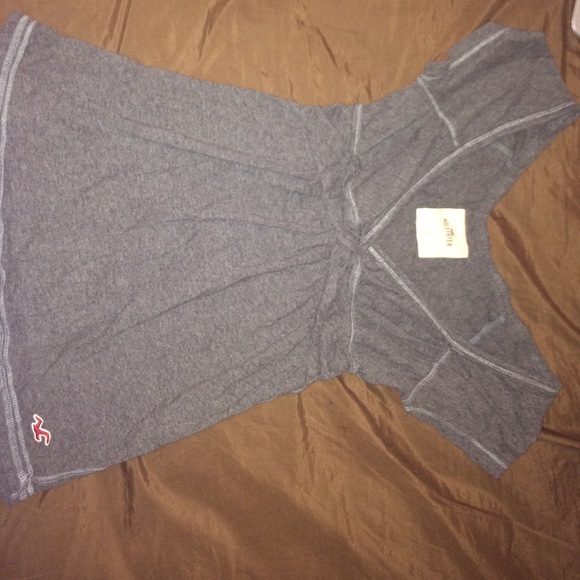 Grey Hollister v neck
