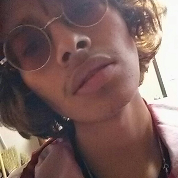 Meet your Posher, Camilo