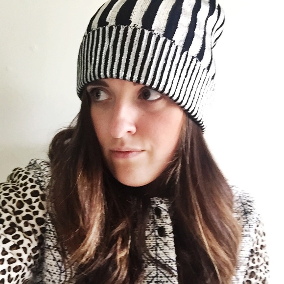 NWT || Silver Metallic Woven Knit Beanie Hat - Picture 2 of 4