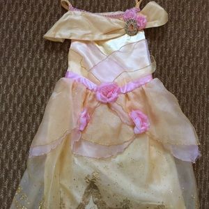 Belle costume