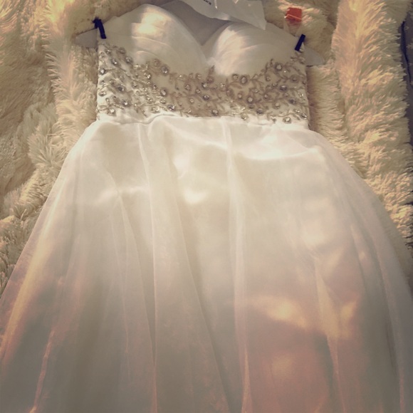 Prom/wedding gorgeous dress