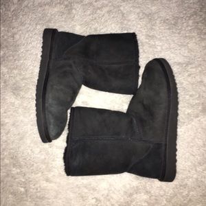 Black Uggs