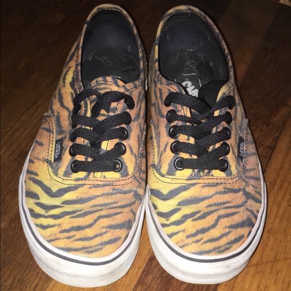 Tiger Print Vans❗️