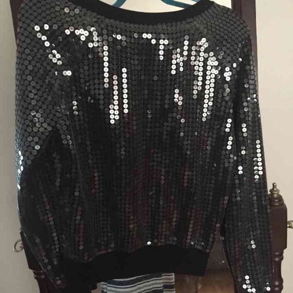 Gorgeous vs pink sequin sweatshirt😍 - Picture 3 of 3