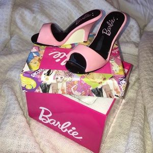 Barbie High Heel Salt & Pepper Shaker Set Kitchen