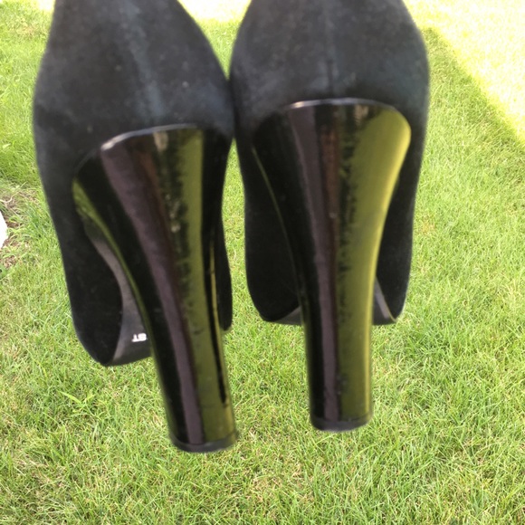 ✨💗FINAL SALE💗✨Nine West Suede Peep Toe Pumps - Picture 3 of 4