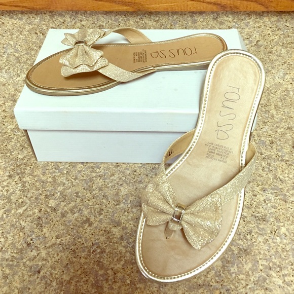Bow sandals size 8