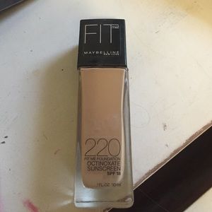 Maybelline Fit Me Foundation