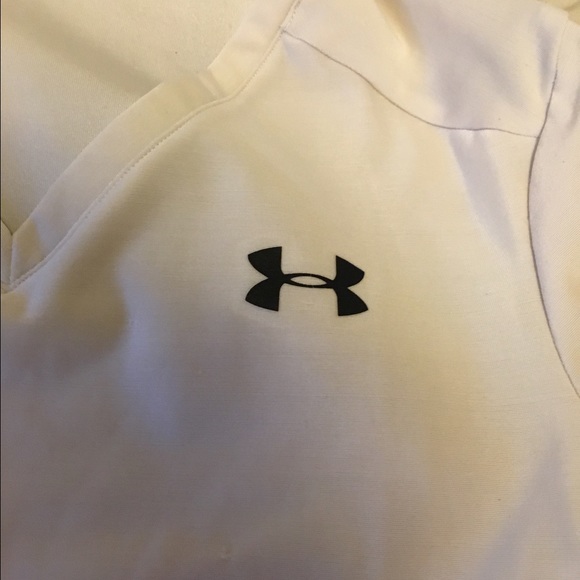 Under Armour V neck top - Picture 2 of 3