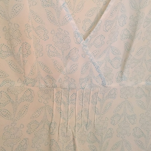 Light summery top - Picture 3 of 3