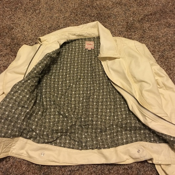 Leather jacket - Picture 2 of 3