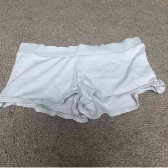 White shorts - Picture 1 of 1